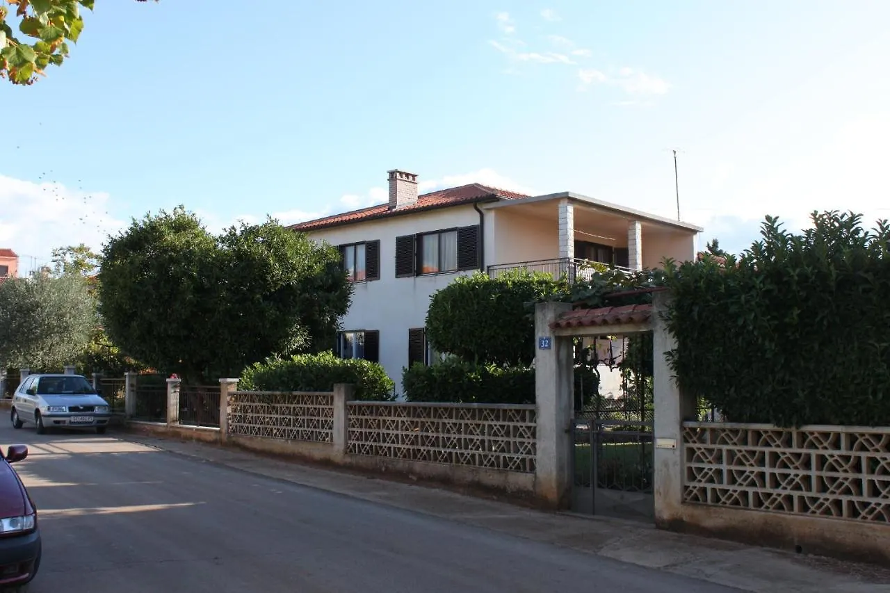 Apartments With A Parking Space Umag - 7057